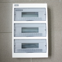 SEZ rozvodnice na omítku STILO STI618-36 36mod. IP30 průhledná dvířka bílá N/PE